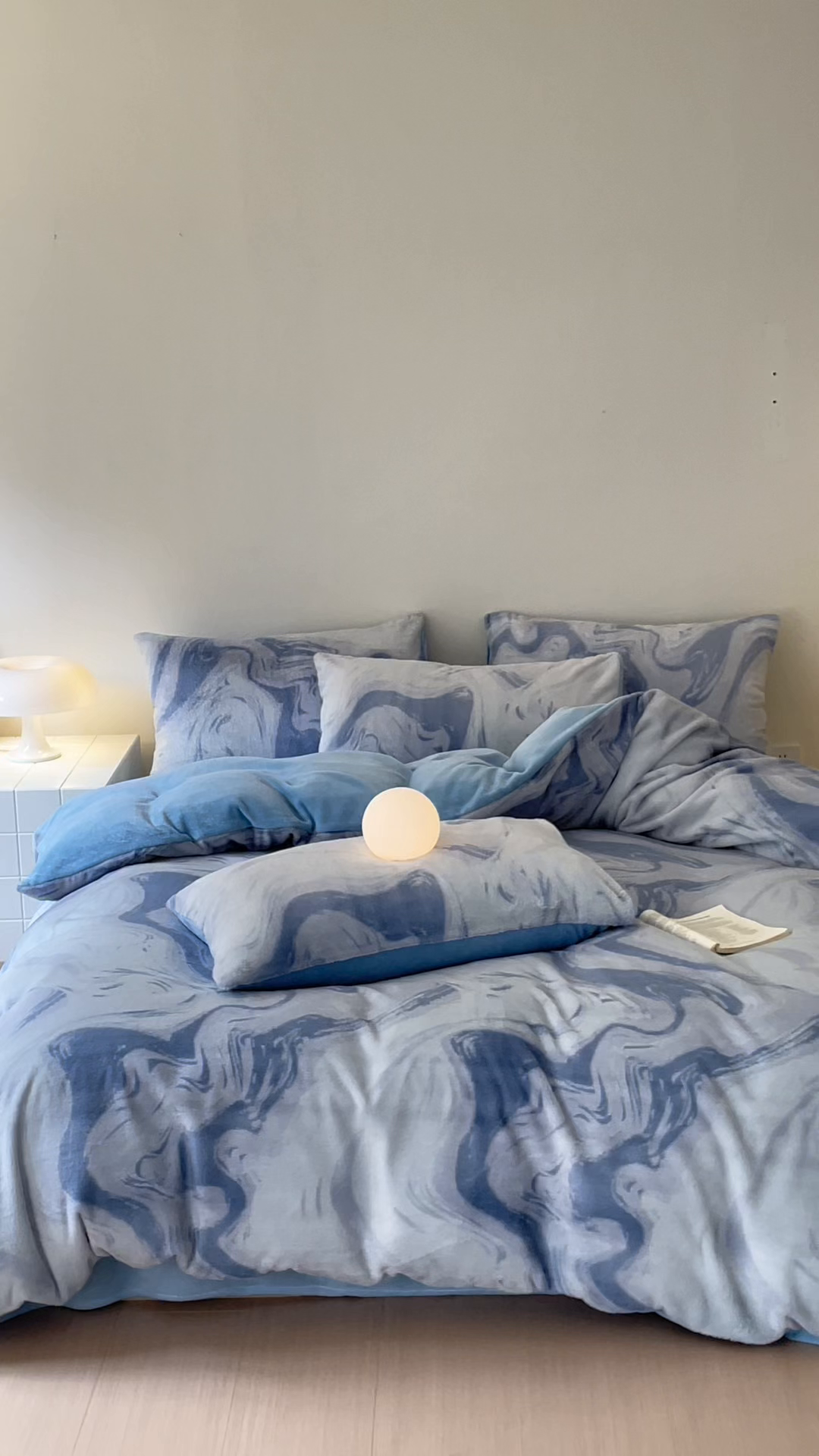 91家纺网 家纺一手货源 找家纺 安哆啦家纺 2025新款高克重兔毛绒印花牛奶绒四件套 波澜