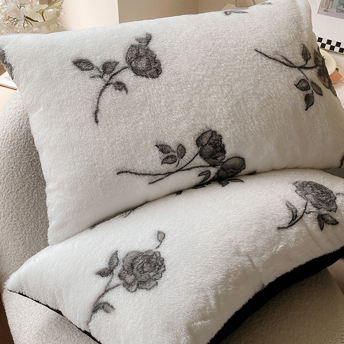 91家纺网 家纺一手货源 找家纺 安哆啦家纺 2025新款高克重兔毛绒印花牛奶绒四件套 黑玫瑰