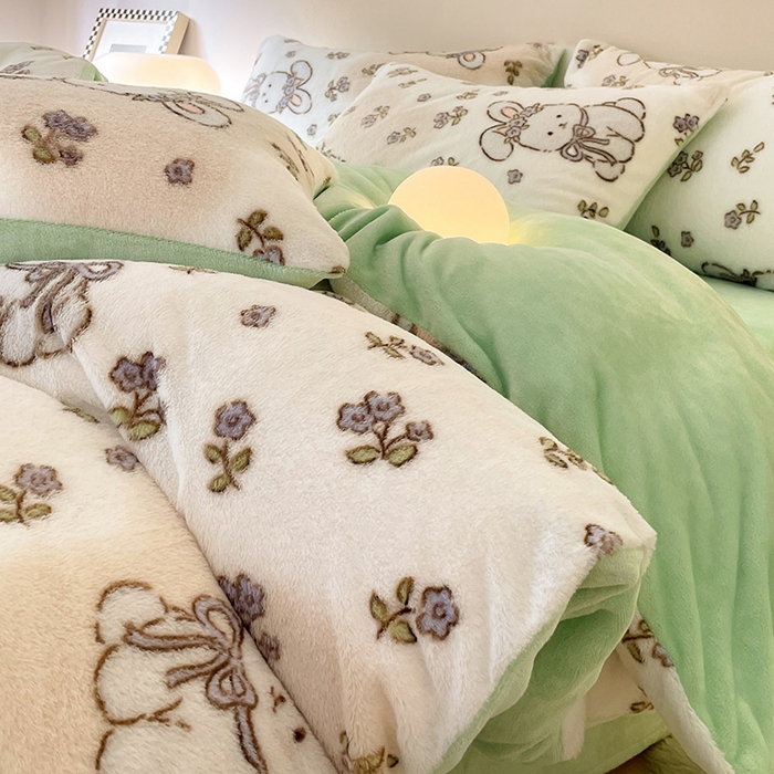 安哆啦家纺 2025新款高克重兔毛绒印花牛奶绒四件套 花丛兔