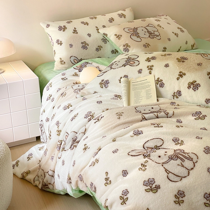 91家纺网 家纺一手货源 找家纺 安哆啦家纺 2025新款高克重兔毛绒印花牛奶绒四件套 花丛兔