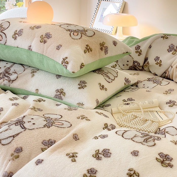 91家纺网 家纺一手货源 找家纺 安哆啦家纺 2025新款高克重兔毛绒印花牛奶绒四件套 花丛兔