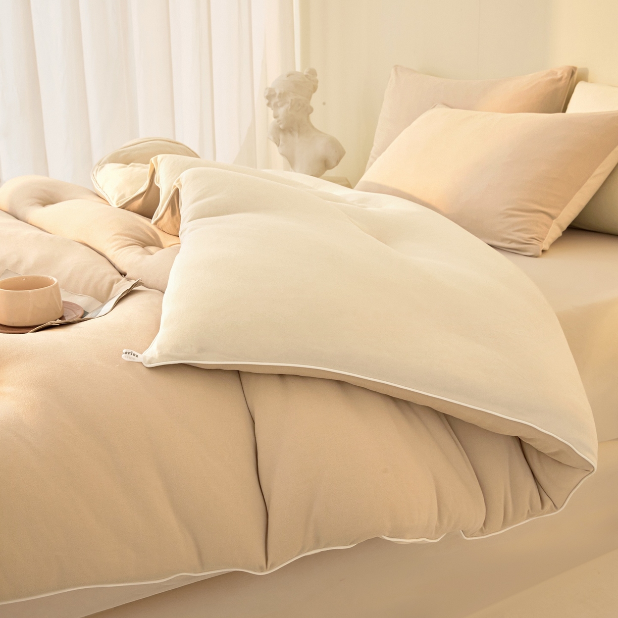 91家纺网 家纺一手货源 找家纺 梵克保罗 2025新款针织棉大豆被被子被芯 暖咖+米白