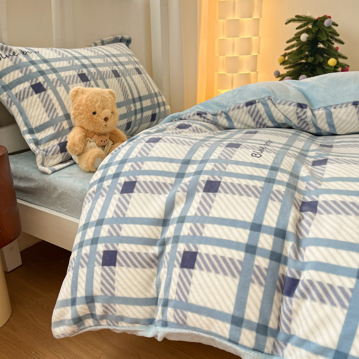 91家纺网 家纺一手货源 找家纺 寻米 2025新款高克重加厚保暖牛奶绒床笠-宿舍图 蓝色恋人