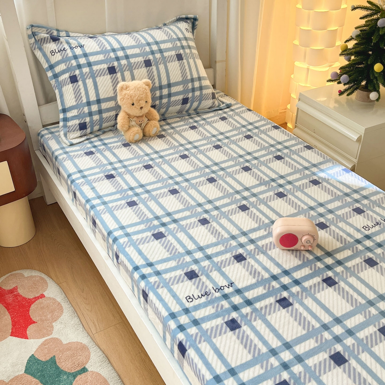 91家纺网 家纺一手货源 找家纺 寻米 2025新款高克重加厚保暖牛奶绒床笠-宿舍图 蓝色恋人