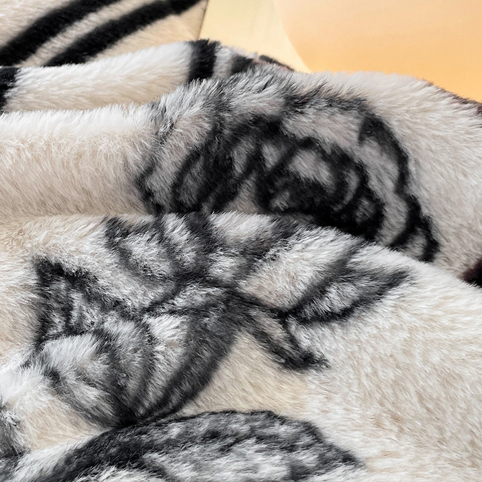 91家纺网 家纺一手货源 找家纺 安哆啦家纺 2025新款高克重兔毛绒印花牛奶绒四件套 花意浓