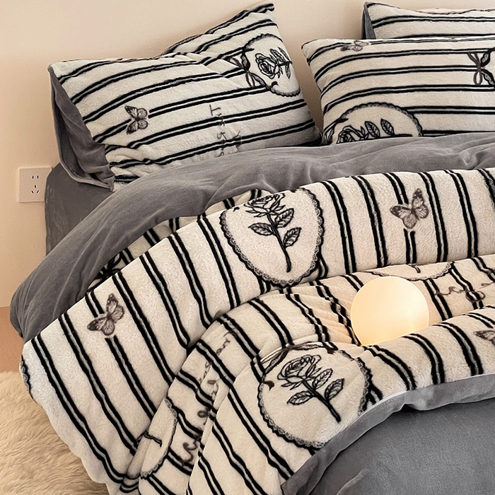 91家纺网 家纺一手货源 找家纺 安哆啦家纺 2025新款高克重兔毛绒印花牛奶绒四件套 花意浓