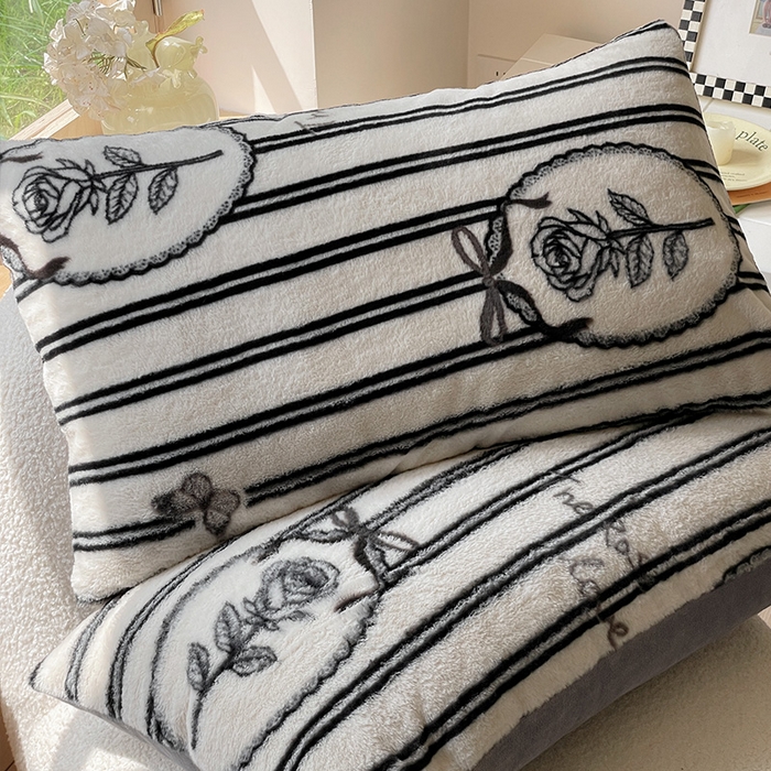 91家纺网 家纺一手货源 找家纺 安哆啦家纺 2025新款高克重兔毛绒印花牛奶绒四件套 花意浓