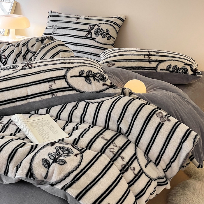 91家纺网 家纺一手货源 找家纺 安哆啦家纺 2025新款高克重兔毛绒印花牛奶绒四件套 花意浓