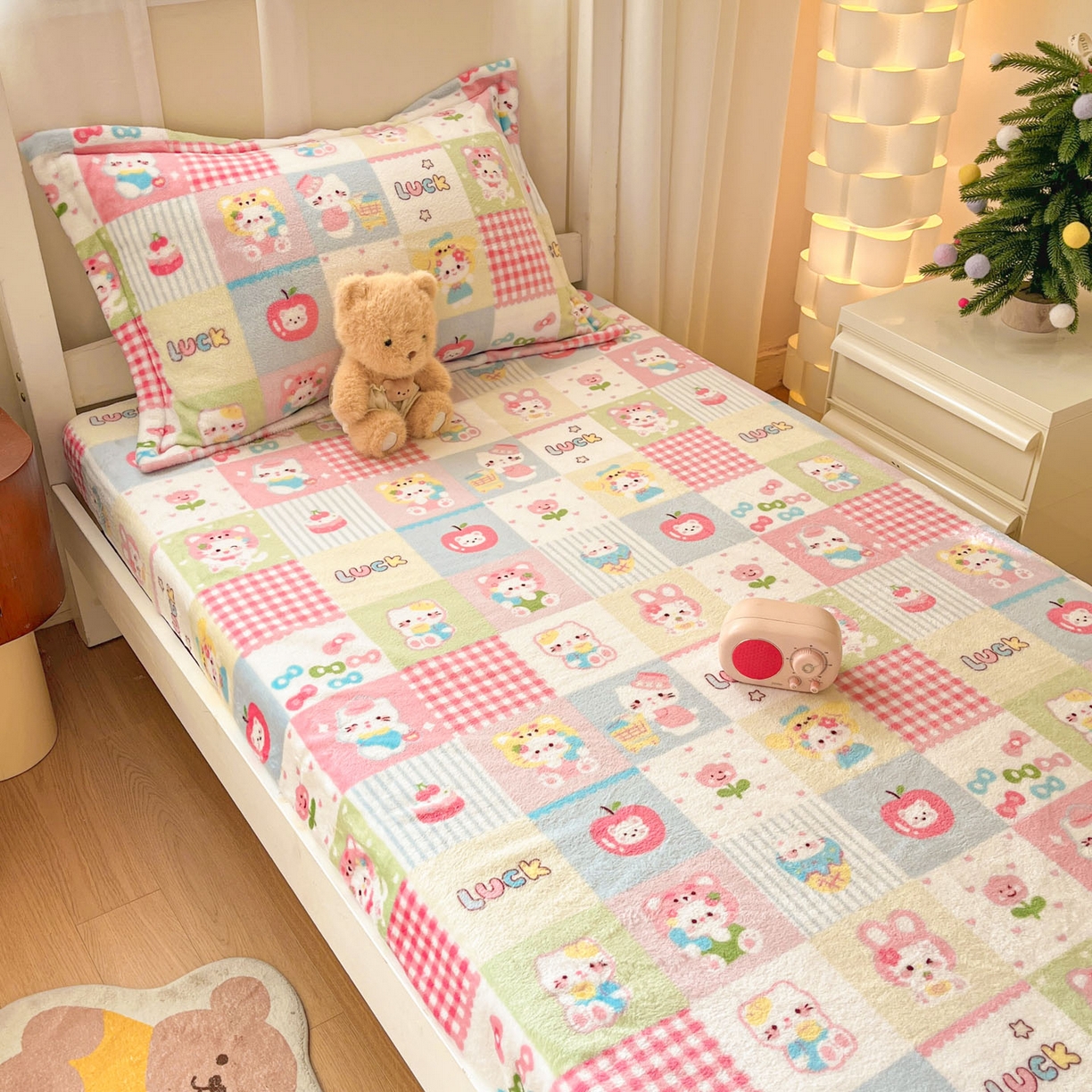 91家纺网 家纺一手货源 找家纺 寻米 2025新款高克重加厚保暖牛奶绒床笠-宿舍图 恋爱日记