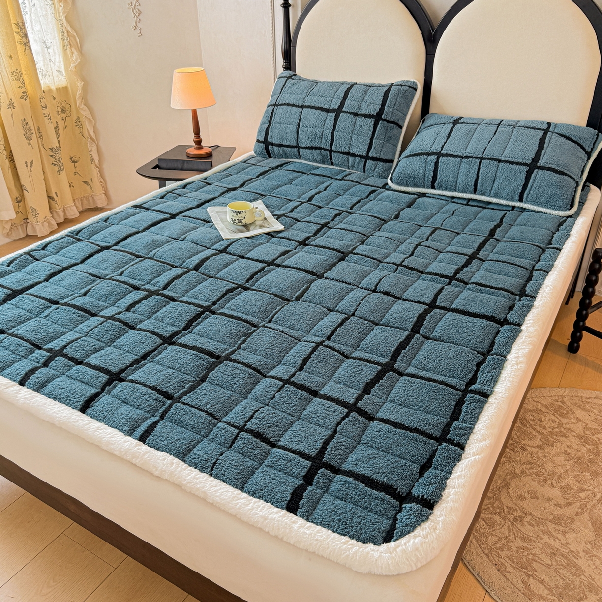 91家纺网 家纺一手货源 找家纺 LIFE.丽芙 2025秋冬新款色纱提花舒棉绒加厚夹棉床垫床护垫单件简约床褥床垫子三件套 格调-蓝灰