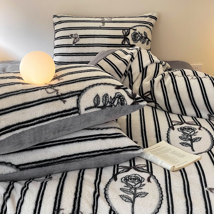 91家纺网 家纺一手货源 找家纺 安哆啦家纺 2025新款高克重兔毛绒印花牛奶绒四件套 花意浓