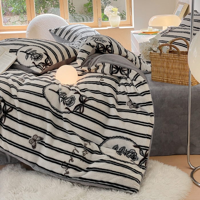 91家纺网 家纺一手货源 找家纺 安哆啦家纺 2025新款高克重兔毛绒印花牛奶绒四件套 花意浓