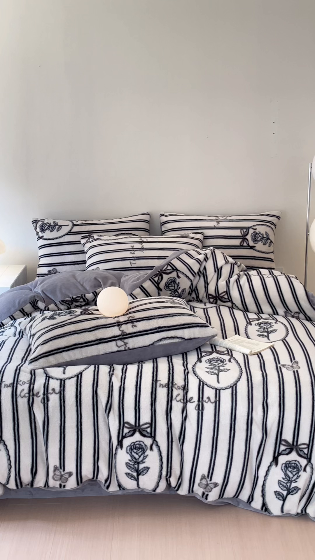 91家纺网 家纺一手货源 找家纺 安哆啦家纺 2025新款高克重兔毛绒印花牛奶绒四件套 花意浓