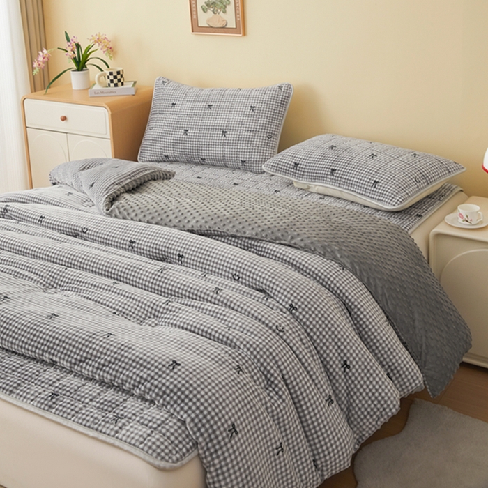 91家纺网 家纺一手货源 找家纺 （总）柏薇 2025新款A类牛奶绒豆豆绒加厚冬被被子被芯