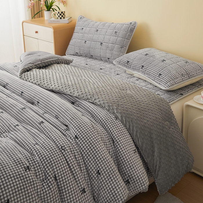 91家纺网 家纺一手货源 找家纺 （总）柏薇 2025新款A类牛奶绒豆豆绒加厚冬被被子被芯