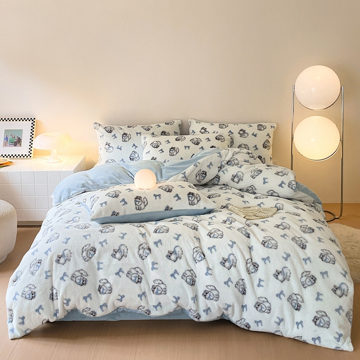 91家纺网 家纺一手货源 找家纺 安哆啦家纺 2025新款高克重兔毛绒印花牛奶绒四件套 精致猫