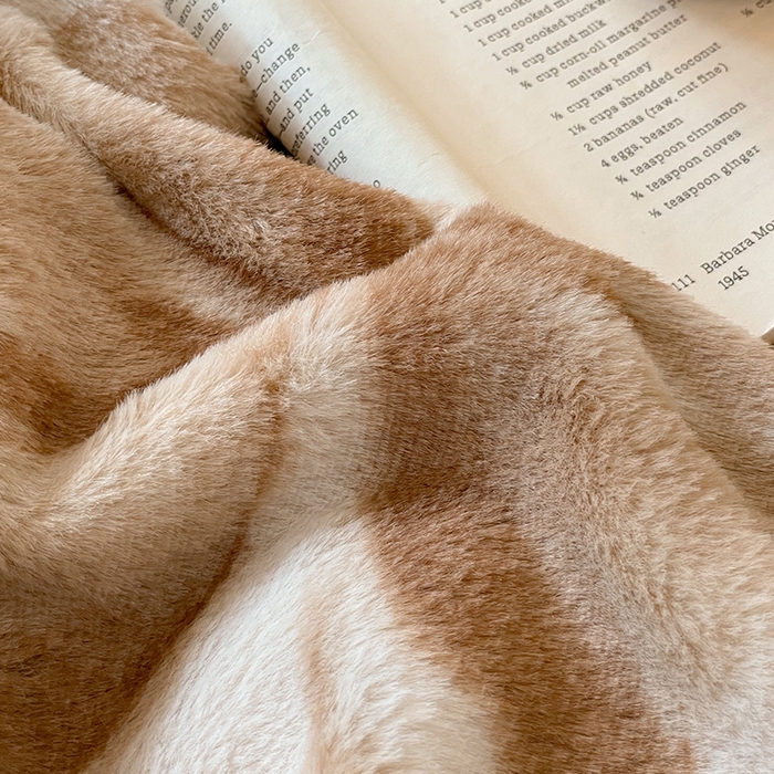 91家纺网 家纺一手货源 找家纺 安哆啦家纺 2025新款高克重兔毛绒印花牛奶绒四件套 空谷幽兰