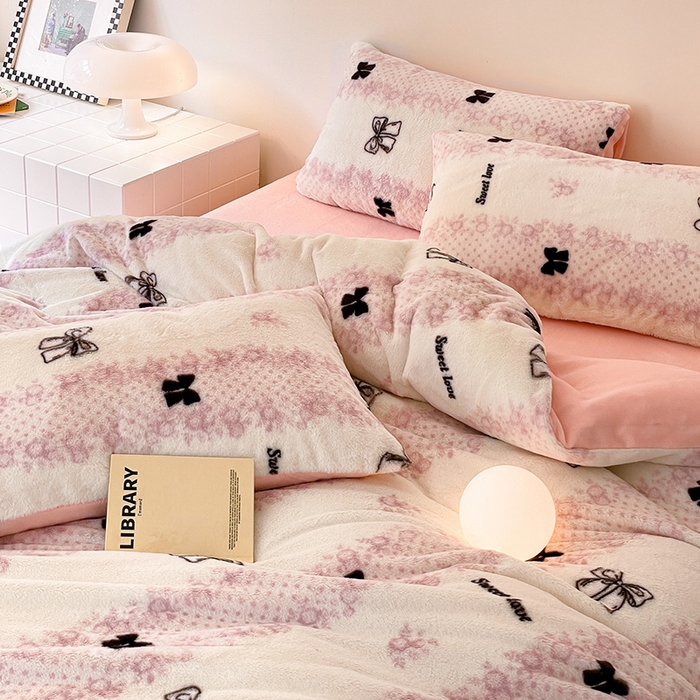 91家纺网 家纺一手货源 找家纺 安哆啦家纺 2025新款高克重兔毛绒印花牛奶绒四件套 蕾丝蝴蝶结