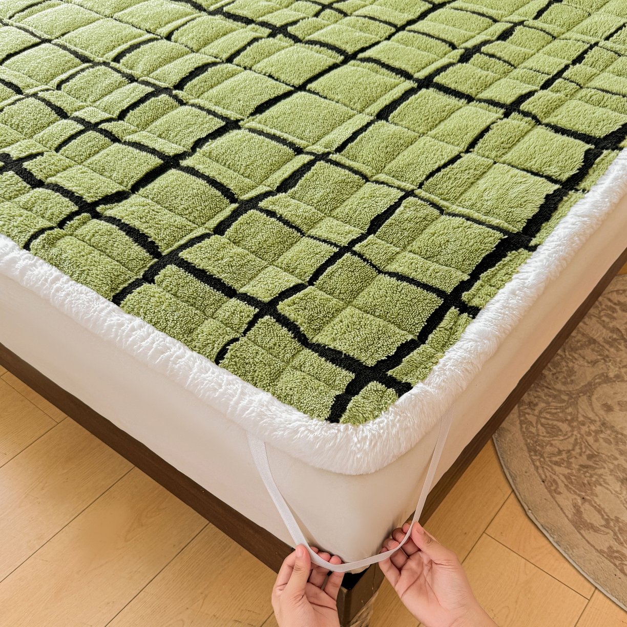 91家纺网 家纺一手货源 找家纺 LIFE.丽芙 2025秋冬新款色纱提花舒棉绒加厚夹棉床垫床护垫单件简约床褥床垫子三件套 格调-草绿