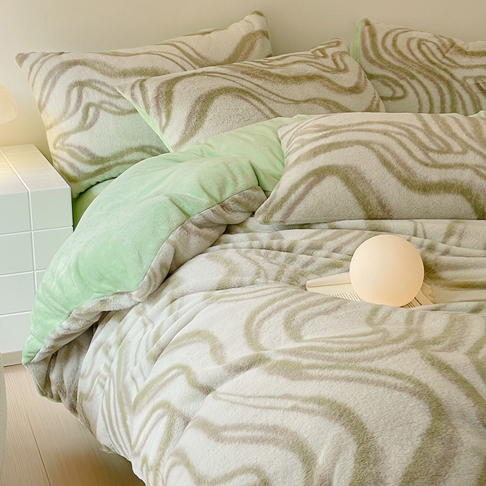 91家纺网 家纺一手货源 找家纺 安哆啦家纺 2025新款高克重兔毛绒印花牛奶绒四件套 绿意