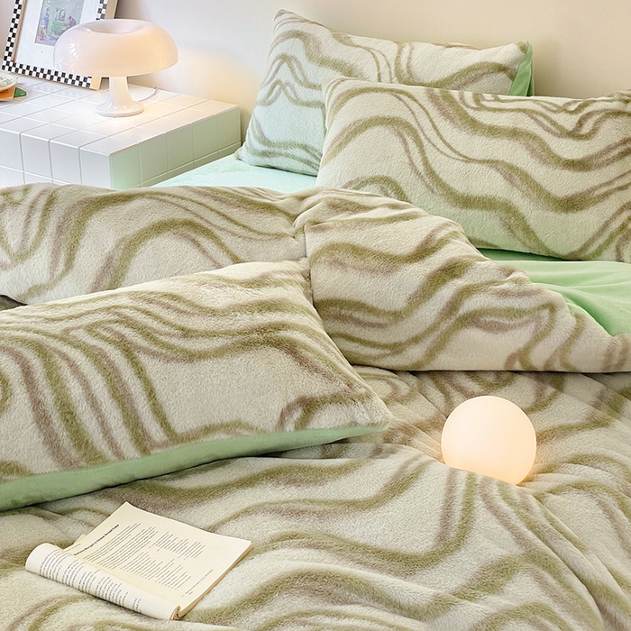 91家纺网 家纺一手货源 找家纺 安哆啦家纺 2025新款高克重兔毛绒印花牛奶绒四件套 绿意