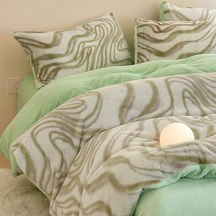 91家纺网 家纺一手货源 找家纺 安哆啦家纺 2025新款高克重兔毛绒印花牛奶绒四件套 绿意