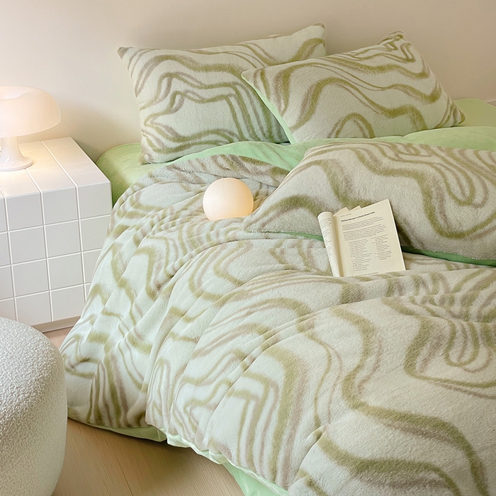 91家纺网 家纺一手货源 找家纺 安哆啦家纺 2025新款高克重兔毛绒印花牛奶绒四件套 绿意