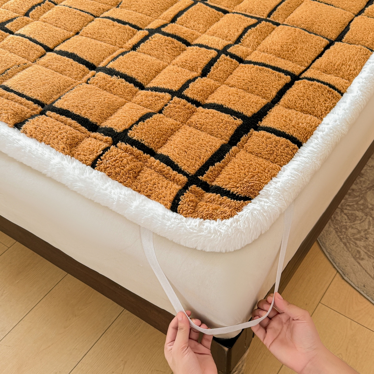 91家纺网 家纺一手货源 找家纺 LIFE.丽芙 2025秋冬新款色纱提花舒棉绒加厚夹棉床垫床护垫单件简约床褥床垫子三件套 格调-黄棕