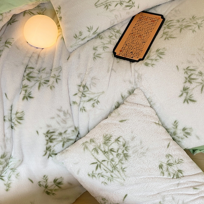 91家纺网 家纺一手货源 找家纺 安哆啦家纺 2025新款高克重兔毛绒印花牛奶绒四件套 品竹