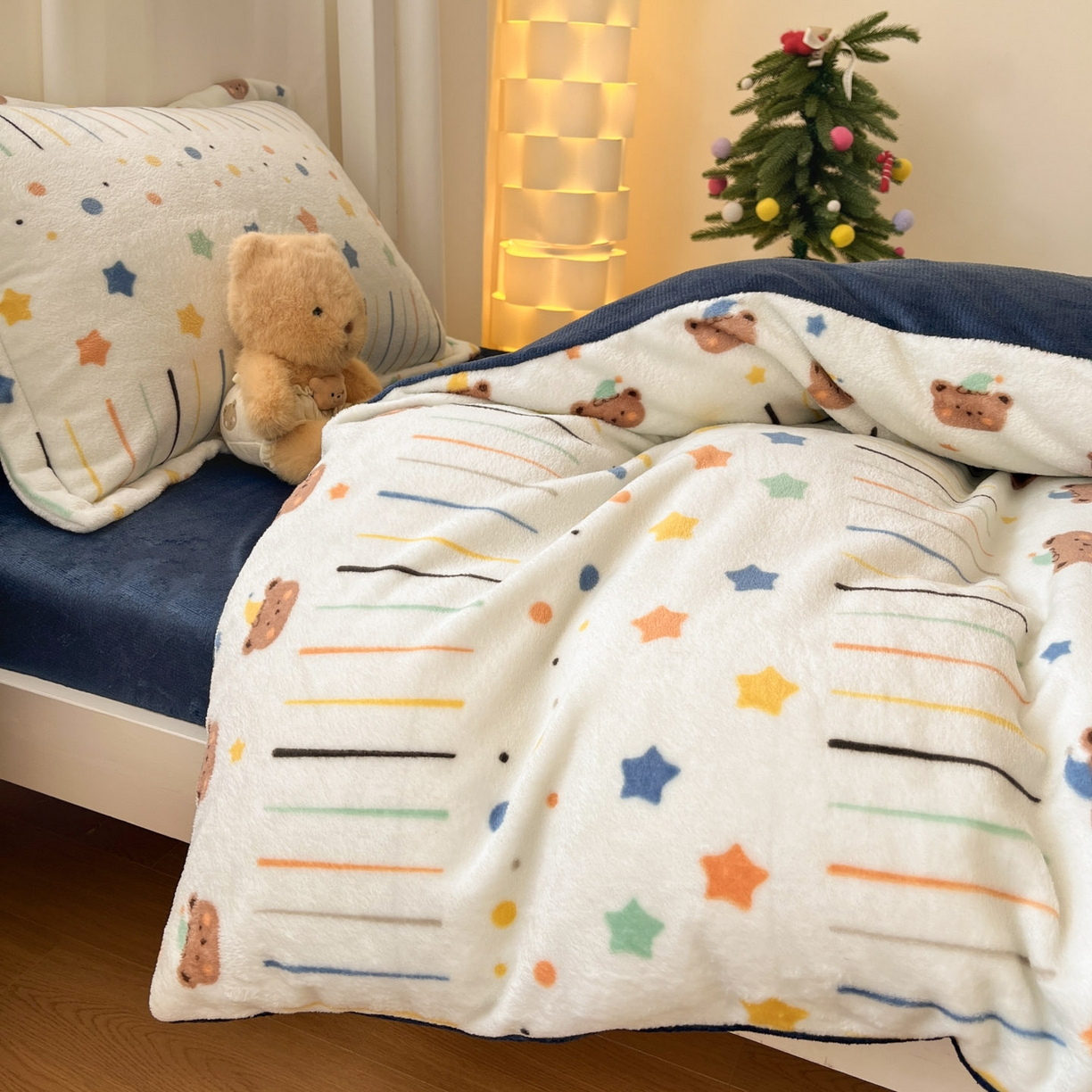 91家纺网 家纺一手货源 找家纺 寻米 2025新款高克重加厚保暖牛奶绒床笠-宿舍图 小熊维尼