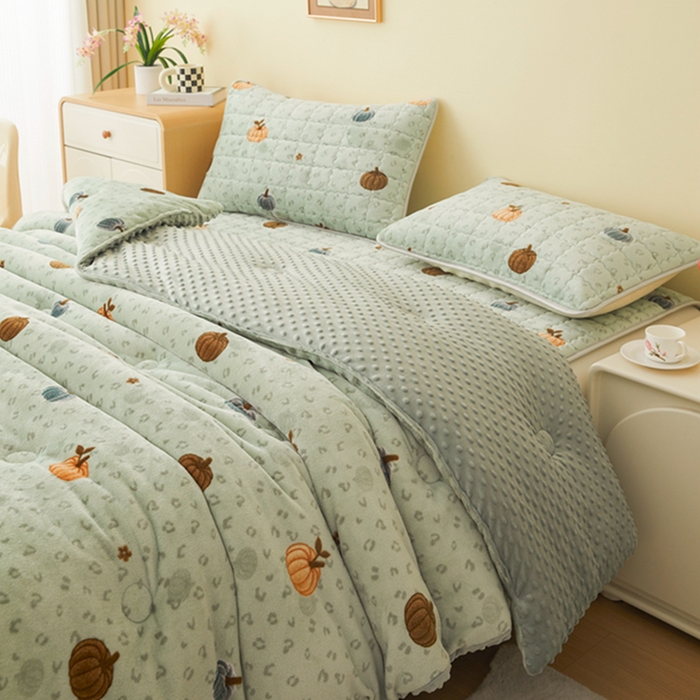 91家纺网 家纺一手货源 找家纺 柏薇 2025新款A类牛奶绒豆豆绒加厚冬被被子被芯 七彩南瓜