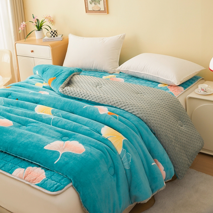 91家纺网 家纺一手货源 找家纺 柏薇 2025新款A类牛奶绒豆豆绒加厚冬被被子被芯 银杏叶