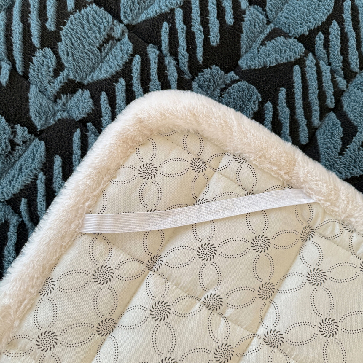 91家纺网 家纺一手货源 找家纺 LIFE.丽芙 2025秋冬新款色纱提花舒棉绒加厚夹棉床垫床护垫单件简约床褥床垫子三件套 郁金香-蓝灰