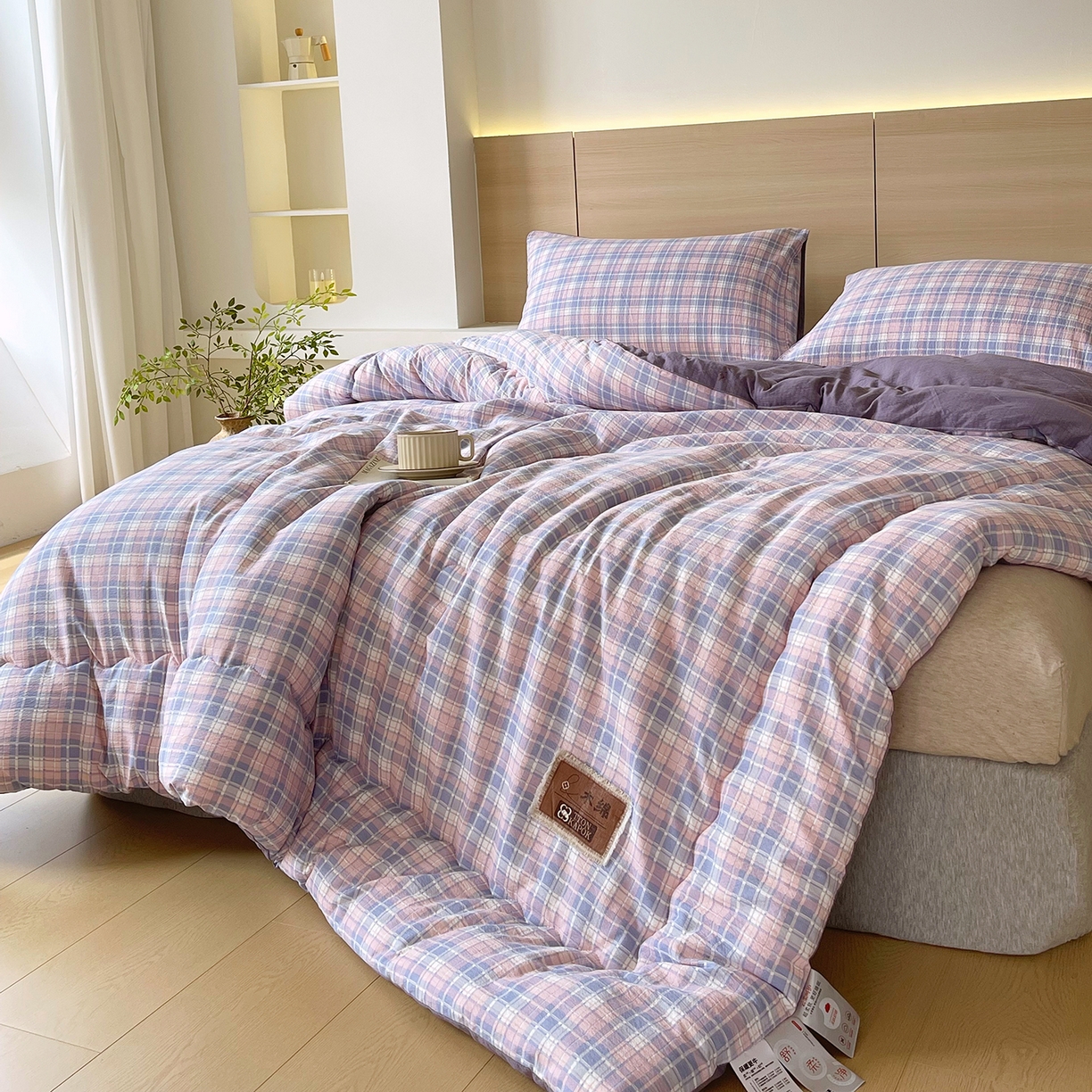 91家纺网 家纺一手货源 找家纺 梵克保罗 2025秋冬新款10A抗菌云格子春秋被冬被被芯跨境外贸 紫粉格