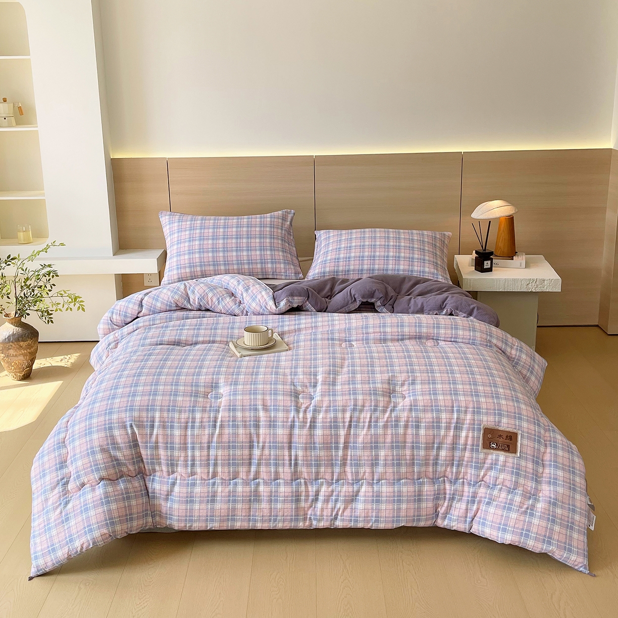 91家纺网 家纺一手货源 找家纺 梵克保罗 2025秋冬新款10A抗菌云格子春秋被冬被被芯跨境外贸 紫粉格