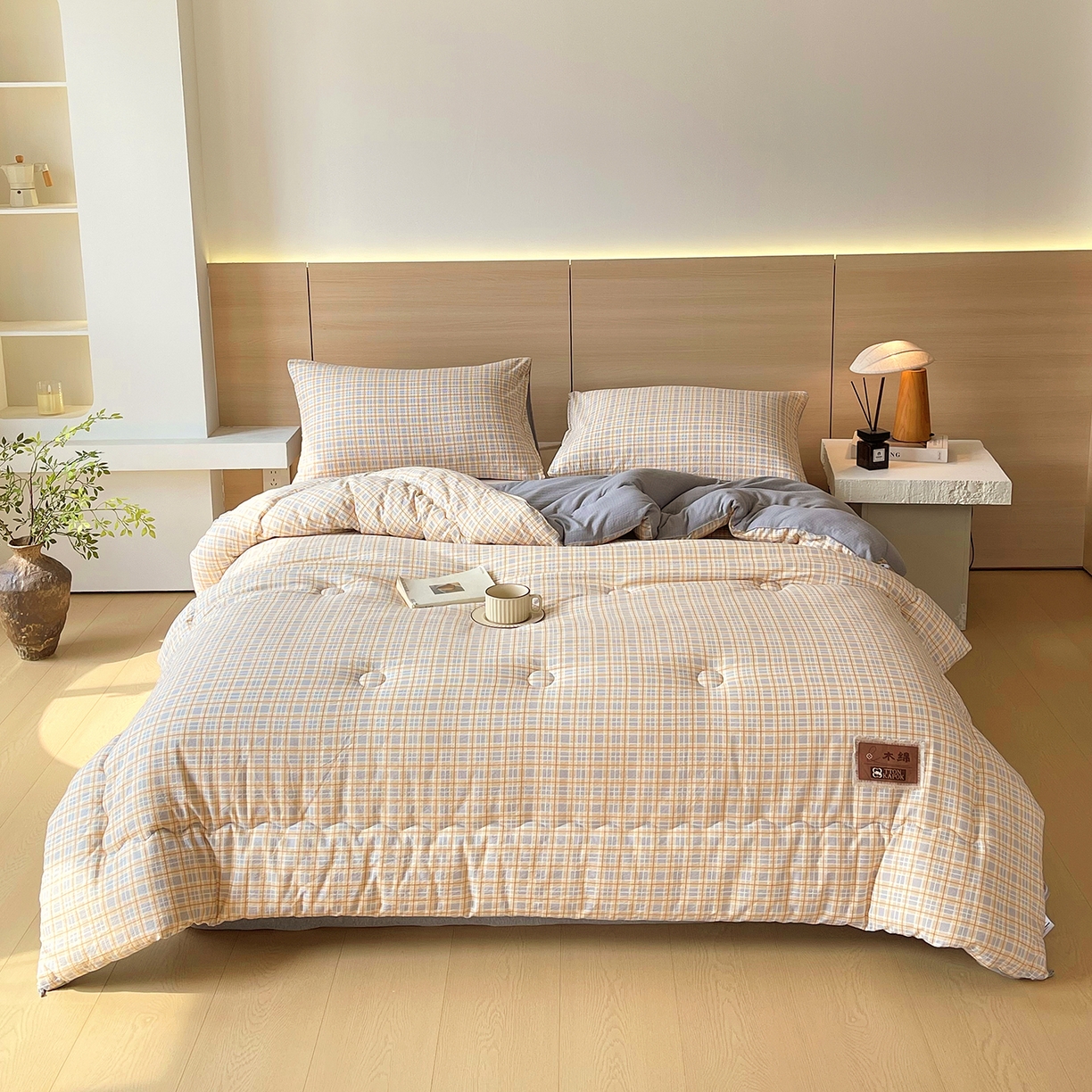 91家纺网 家纺一手货源 找家纺 梵克保罗 2025秋冬新款10A抗菌云格子春秋被冬被被芯跨境外贸 灰黄格