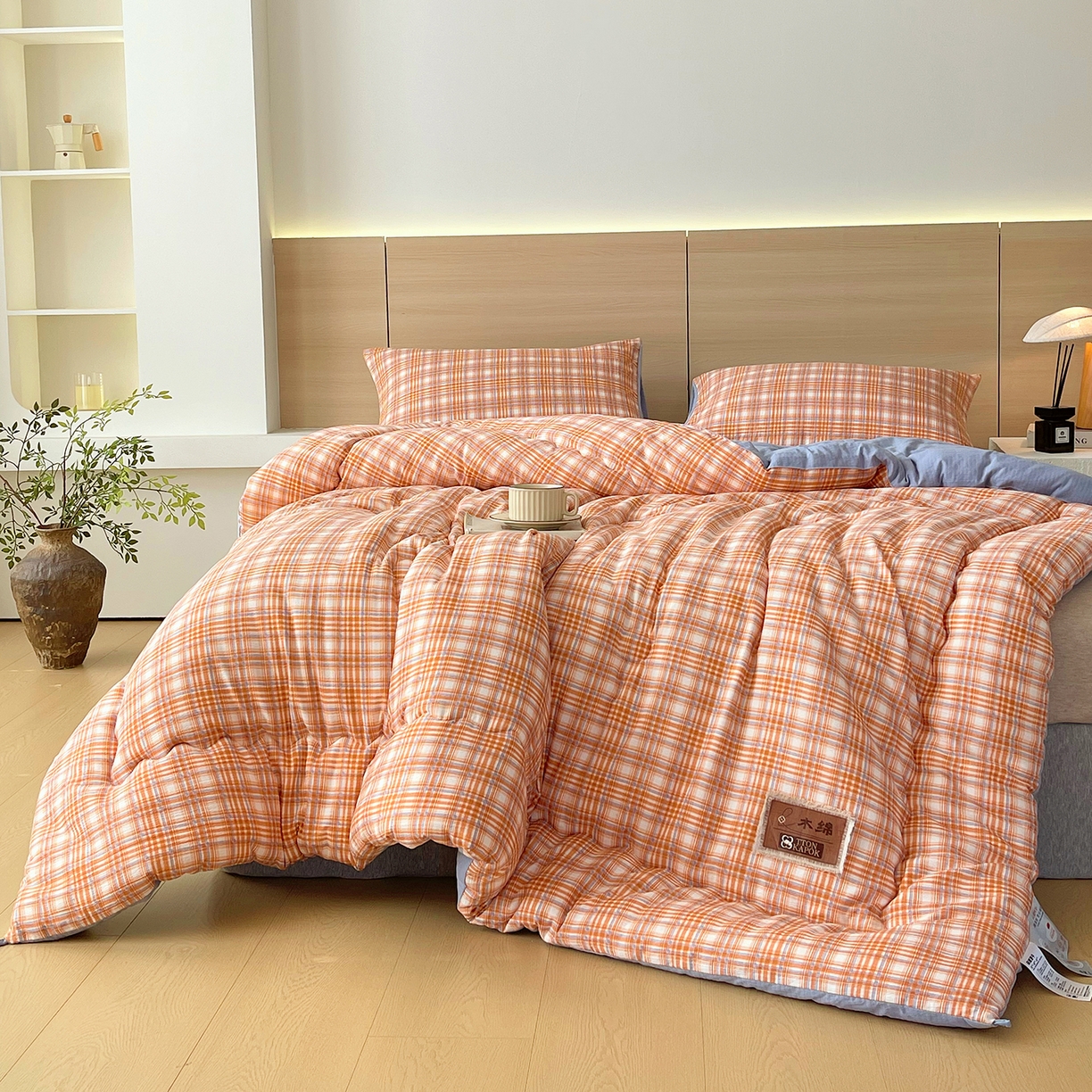 91家纺网 家纺一手货源 找家纺 梵克保罗 2025秋冬新款10A抗菌云格子春秋被冬被被芯跨境外贸 蓝橙格