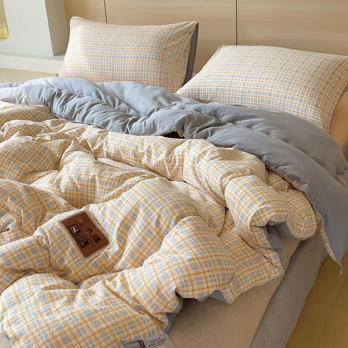 91家纺网 家纺一手货源 找家纺 梵克保罗 2025秋冬新款10A抗菌云格子春秋被冬被被芯跨境外贸 灰黄格