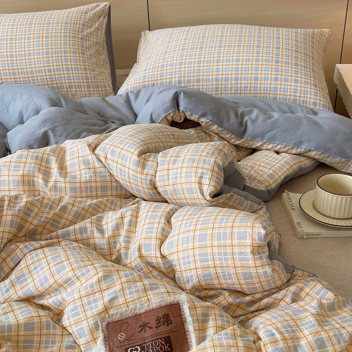 91家纺网 家纺一手货源 找家纺 梵克保罗 2025秋冬新款10A抗菌云格子春秋被冬被被芯跨境外贸 灰黄格