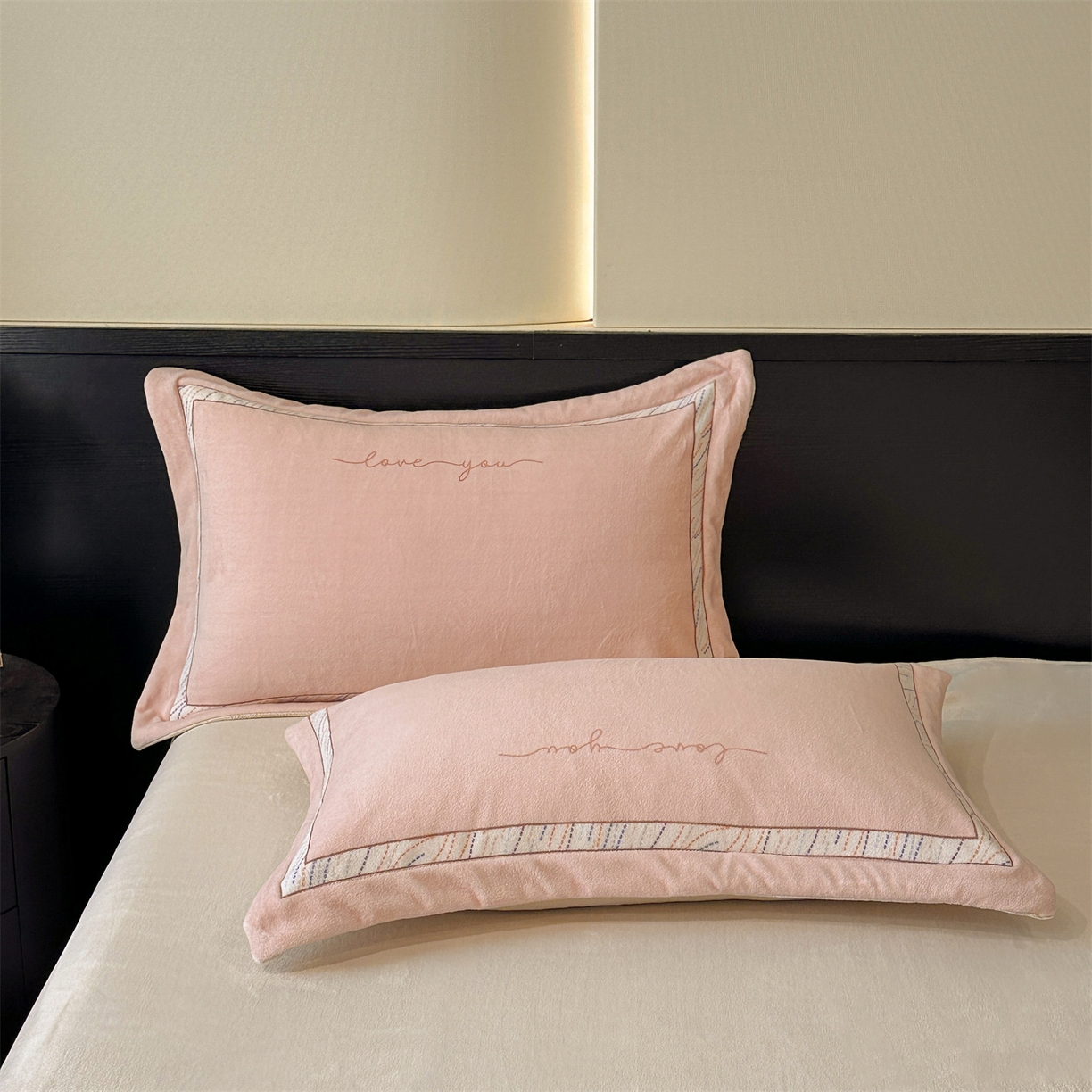 91家纺网 家纺一手货源 找家纺 星座家纺 2025新款轻奢牛奶绒四件套-极简系列 蜜桃粉