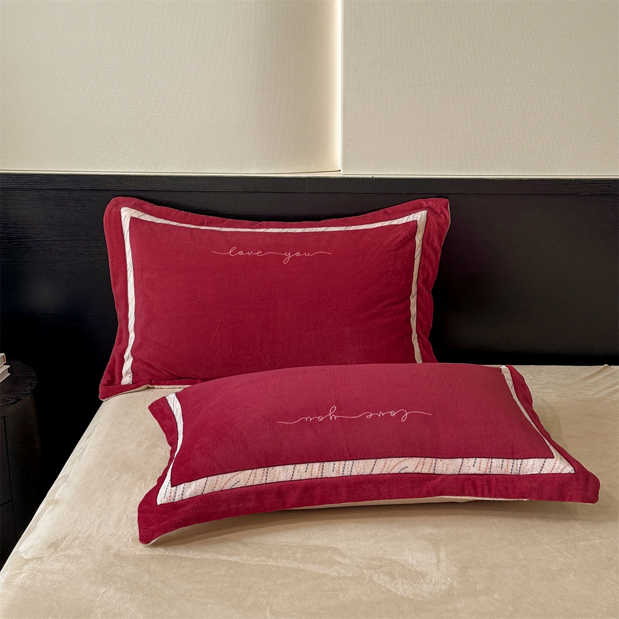 91家纺网 家纺一手货源 找家纺 星座家纺 2025新款轻奢牛奶绒四件套-极简系列 朱砂红