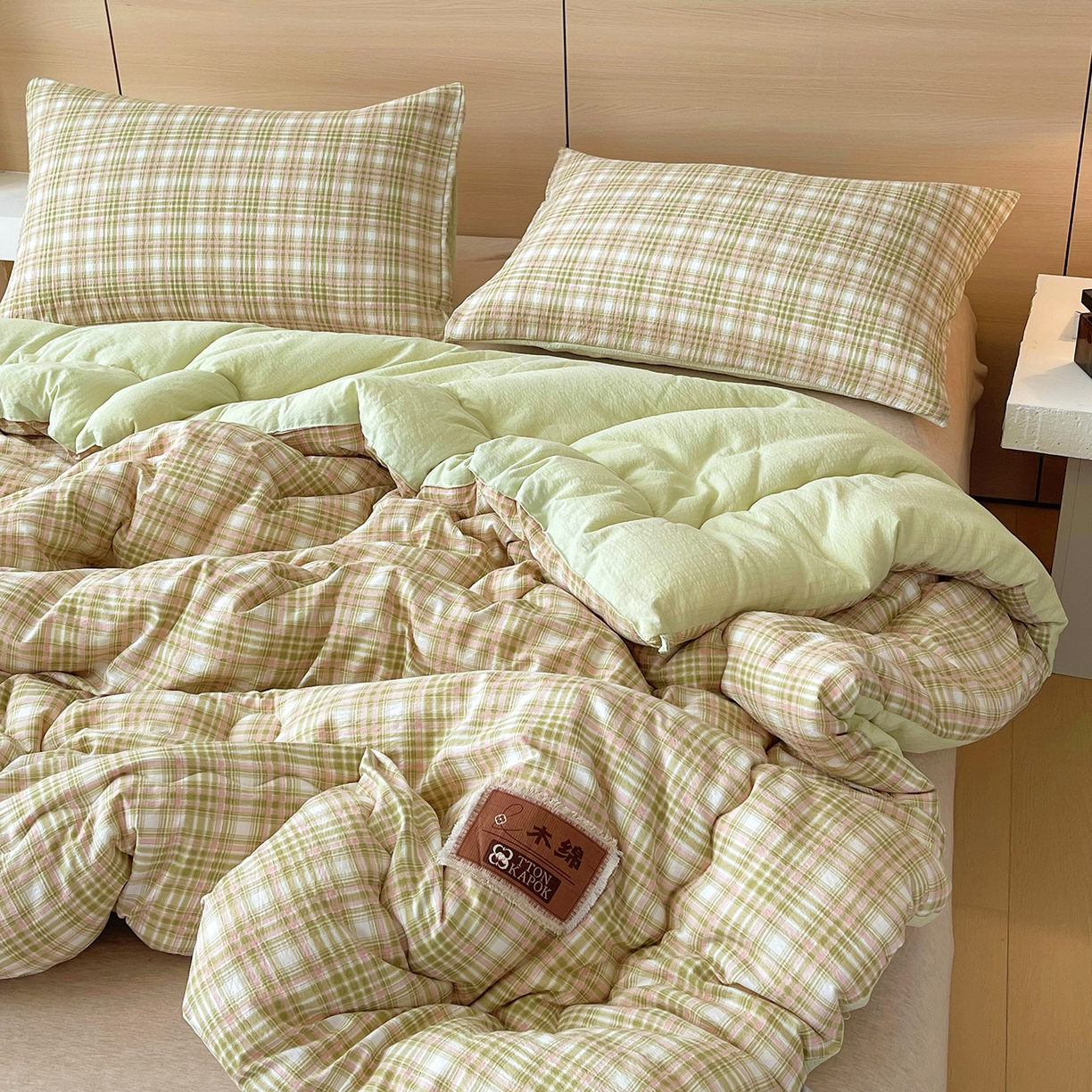 91家纺网 家纺一手货源 找家纺 梵克保罗 2025秋冬新款10A抗菌云格子春秋被冬被被芯跨境外贸 绿粉格