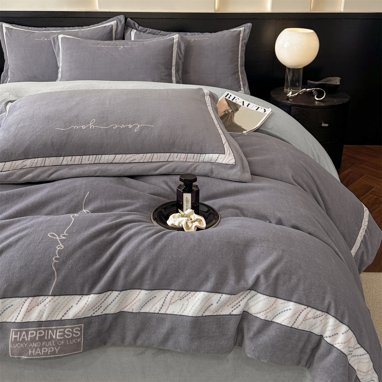 91家纺网 家纺一手货源 找家纺 星座家纺 2025新款轻奢牛奶绒四件套-极简系列 绅士灰