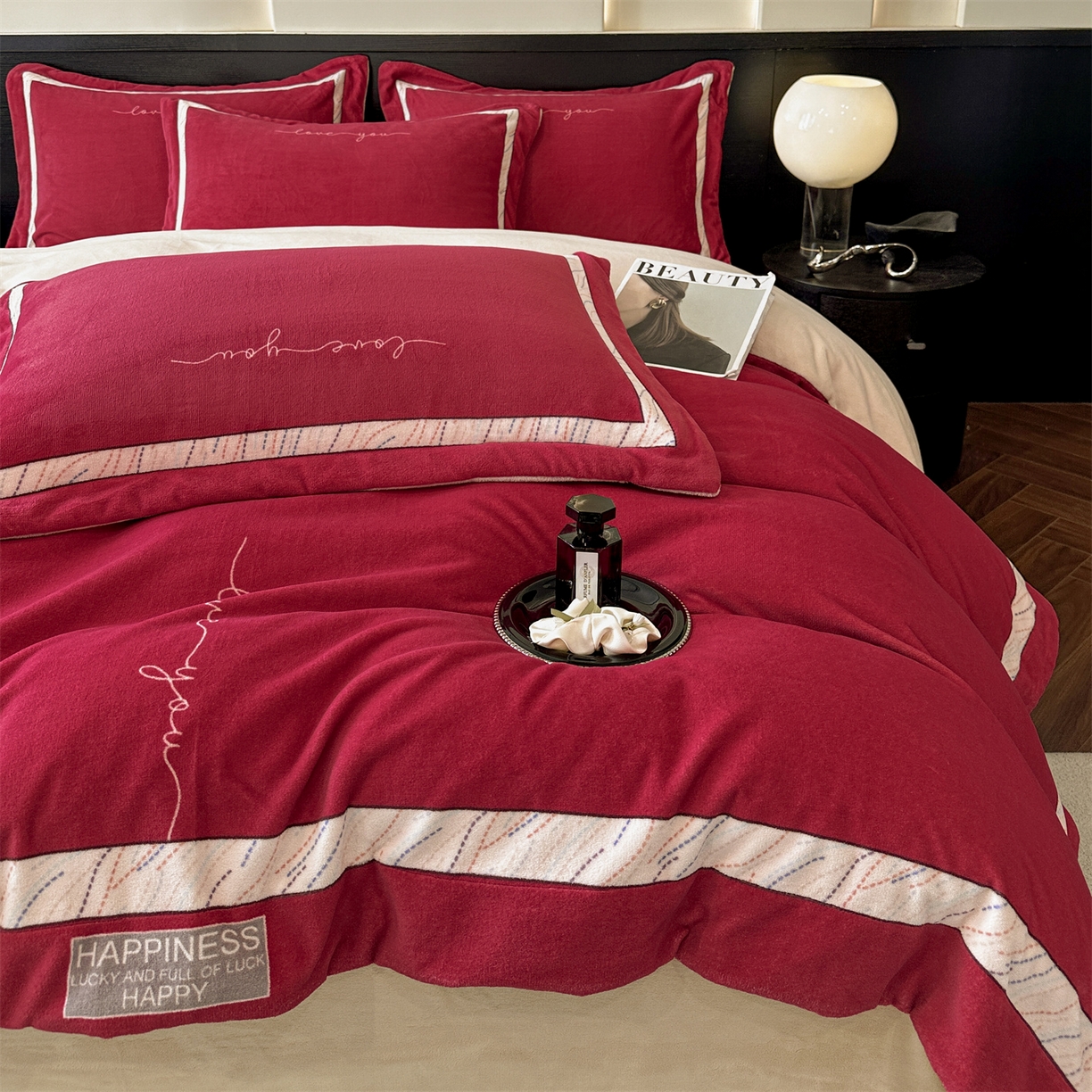 91家纺网 家纺一手货源 找家纺 星座家纺 2025新款轻奢牛奶绒四件套-极简系列 朱砂红