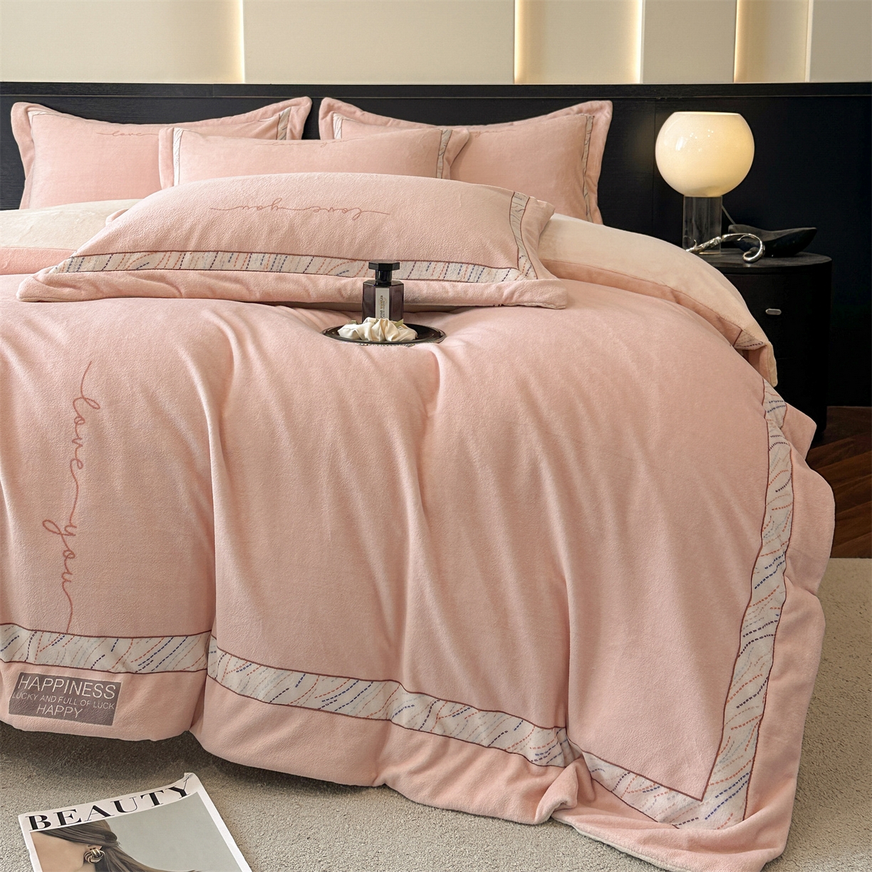 91家纺网 家纺一手货源 找家纺 星座家纺 2025新款轻奢牛奶绒四件套-极简系列 蜜桃粉