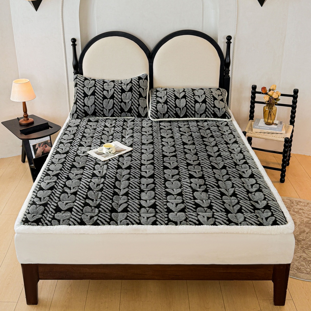 91家纺网 家纺一手货源 找家纺 LIFE.丽芙 2025秋冬新款色纱提花舒棉绒加厚夹棉床垫床护垫单件简约床褥床垫子三件套 郁金香-灰色