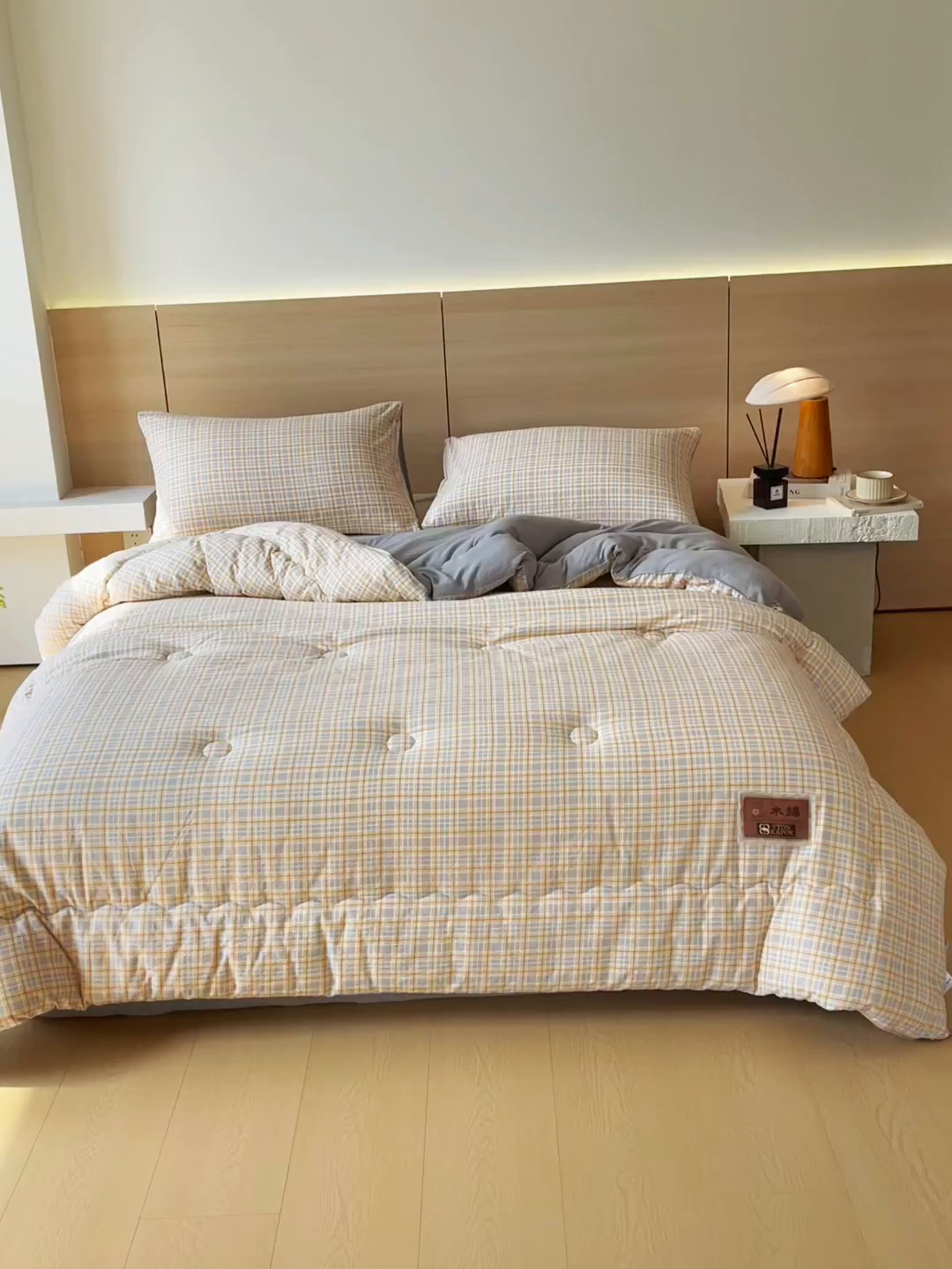 91家纺网 家纺一手货源 找家纺 梵克保罗 2025秋冬新款10A抗菌云格子春秋被冬被被芯跨境外贸 灰黄格