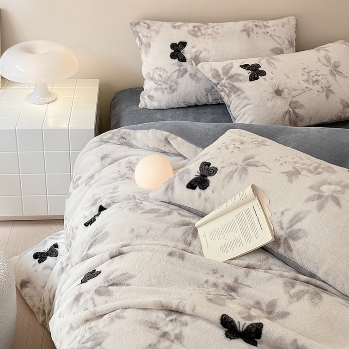 91家纺网 家纺一手货源 找家纺 安哆啦家纺 2025新款高克重兔毛绒印花牛奶绒四件套 有蝶