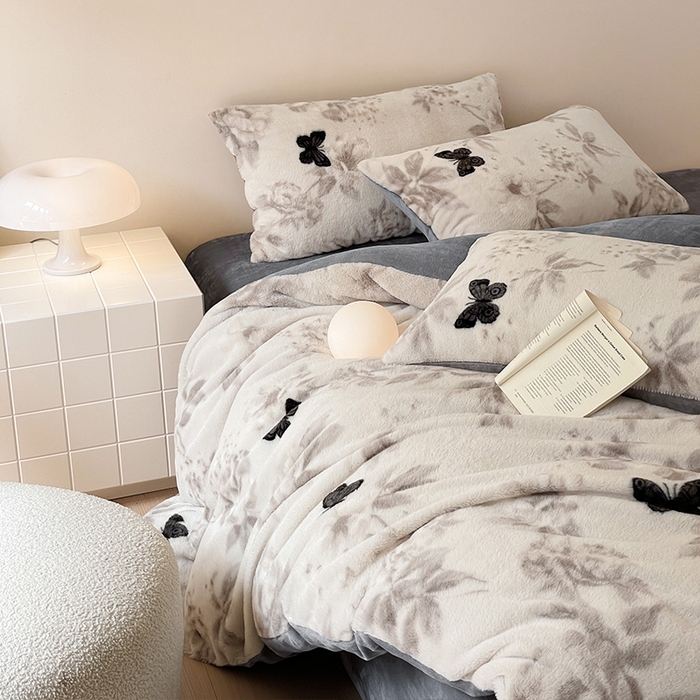 91家纺网 家纺一手货源 找家纺 安哆啦家纺 2025新款高克重兔毛绒印花牛奶绒四件套 有蝶