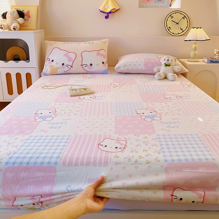 91家纺网 家纺一手货源 找家纺 葡萄家 2025年新款牛奶绒印花单床笠萌系卡通床笠款 布丁猫